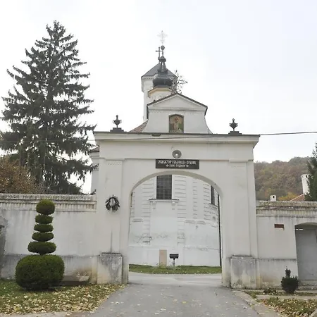 Izvor דירה ורדניק